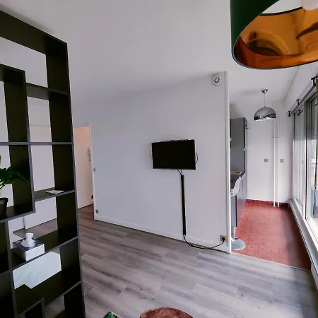 Appartement Charmant Studio Au Coeur De La Defense